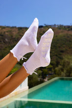 Load image into Gallery viewer, White Bow Grippy Socks