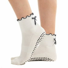 Load image into Gallery viewer, Ruffle Bow Grippy Socks
