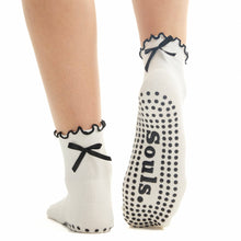 Load image into Gallery viewer, Ruffle Bow Grippy Socks
